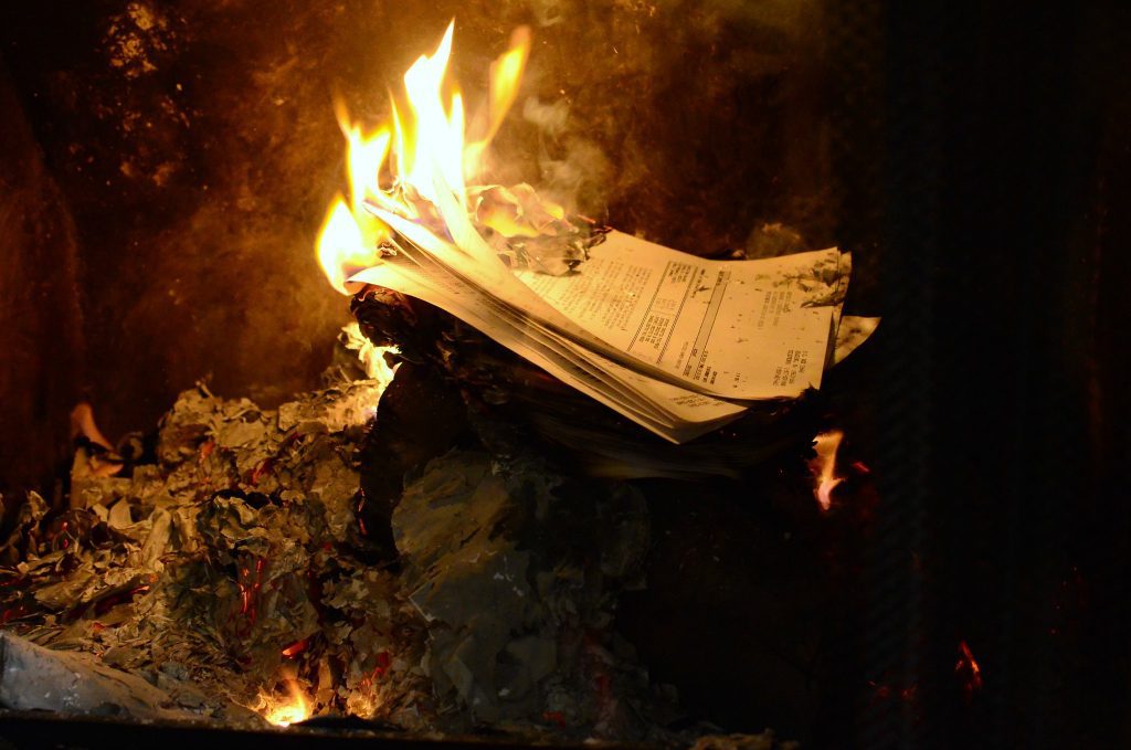 Spalone dokumenty – kiedy musisz je odtworzyć?
