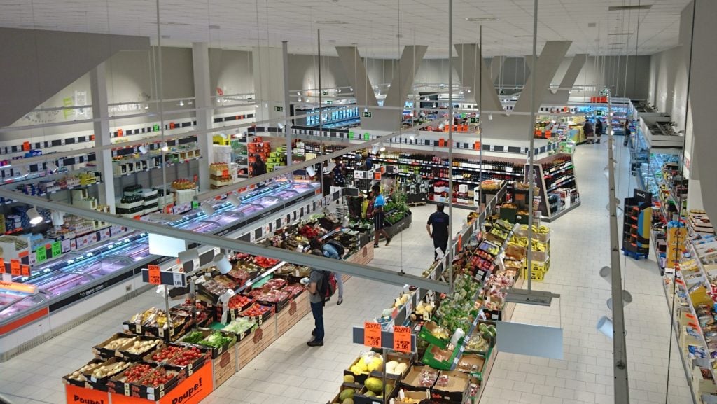 Dłuższe godziny otwarcia Biedronki, Lidla i innych supermarketów